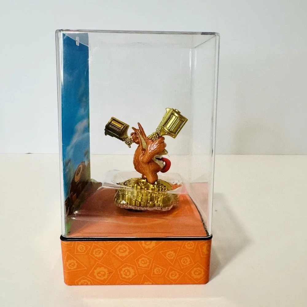 Skylanders Trap Team Eon's Elite Trigger Happy w/ Display‎ Case